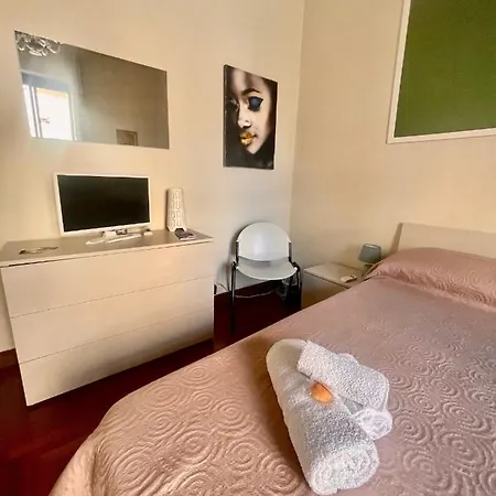 Apartamento Dimora Di Maury A Due Passi Dai Trasporti E Da Ballaro *