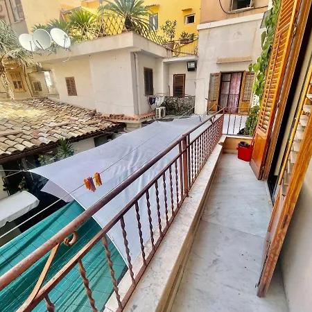 Dimora Di Maury A Due Passi Dai Trasporti E Da Ballaro * Palermo
