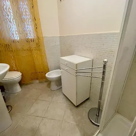 Apartment Dimora Di Maury A Due Passi Dai Trasporti E Da Ballaro *