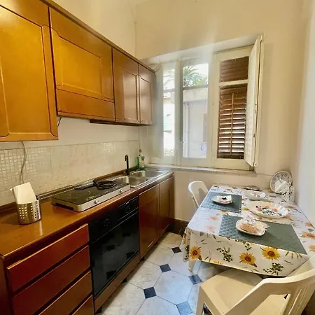 Dimora Di Maury A Due Passi Dai Trasporti E Da Ballaro Apartment Palermo