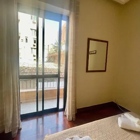 Apartment Dimora Di Maury A Due Passi Dai Trasporti E Da Ballaro
