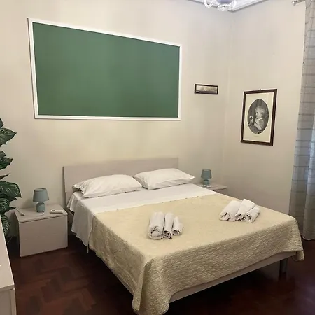 Apartment Dimora Di Maury A Due Passi Dai Trasporti E Da Ballaro *