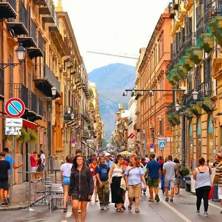 Dimora Di Maury A Due Passi Dai Trasporti E Da Ballaro * 巴勒莫